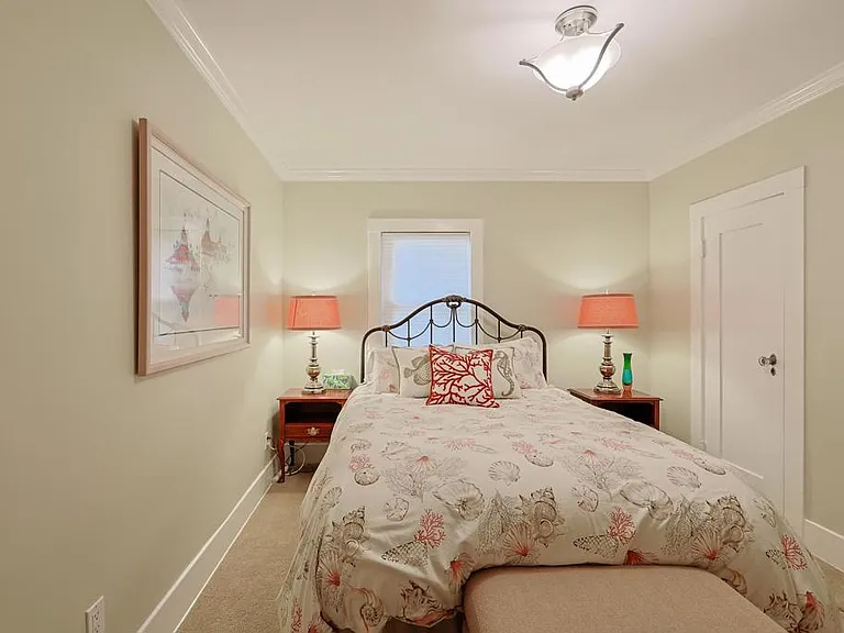 1027 Encino Row — Photo 34