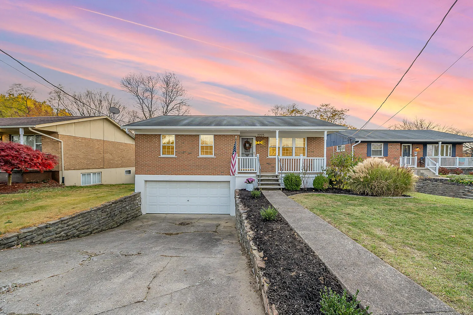 2223 Genevieve Ln photo 1