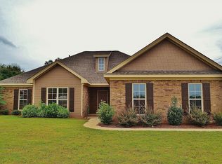 318 Brookshire Dr, Deatsville, AL 36022