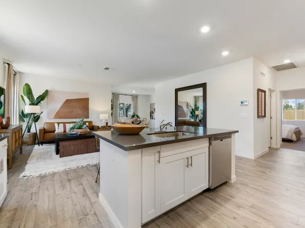 2521 Shumacher St, Redding, CA 96002