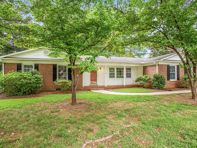 701 N Peace Haven Rd — Photo 38