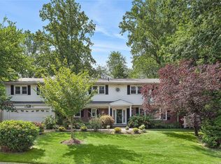 139 Chestnut Rd, Manhasset, NY 11030