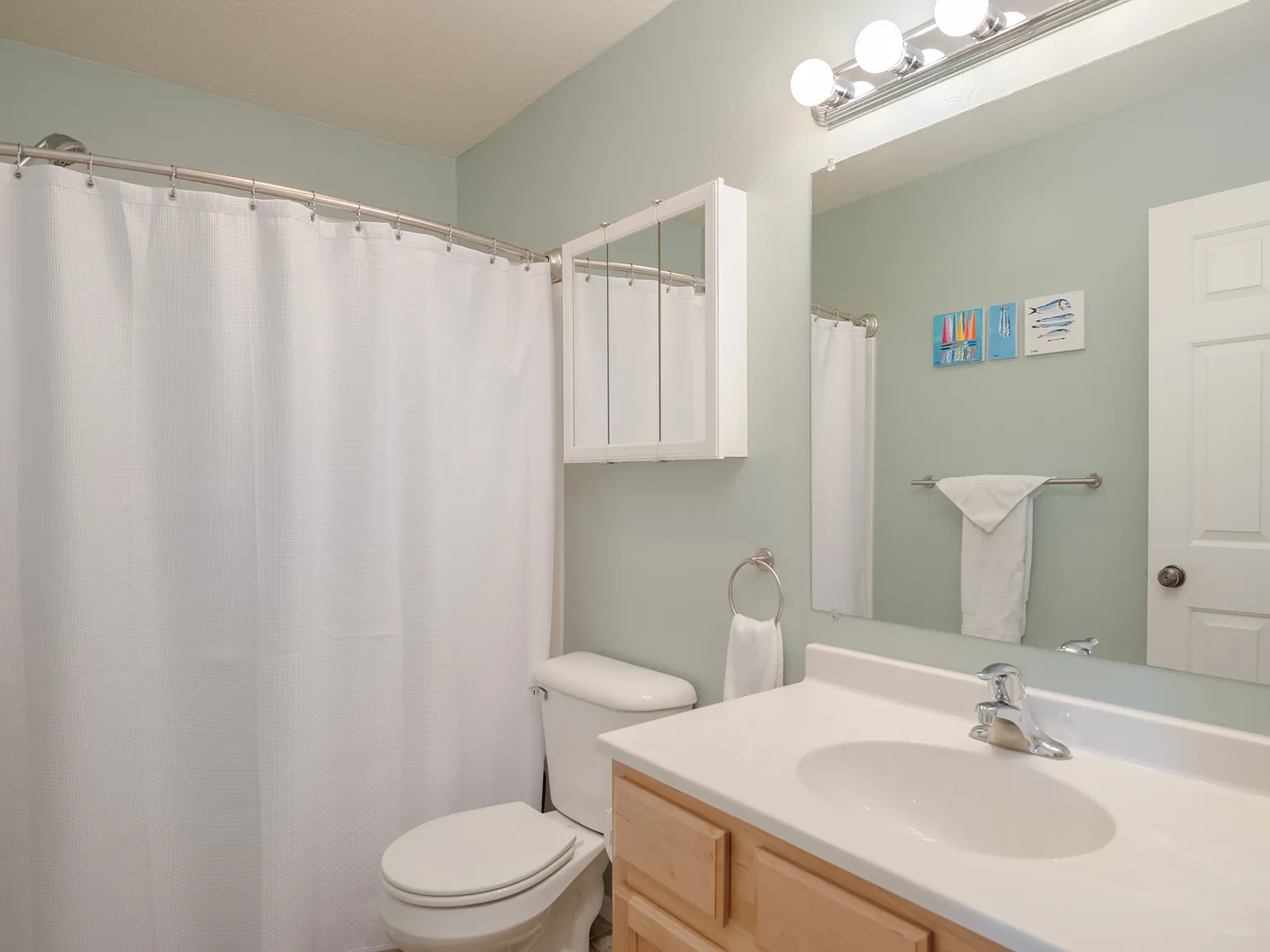 3 bed, 2.5 bath, 1554 sqft, $3,250 — Photo 2