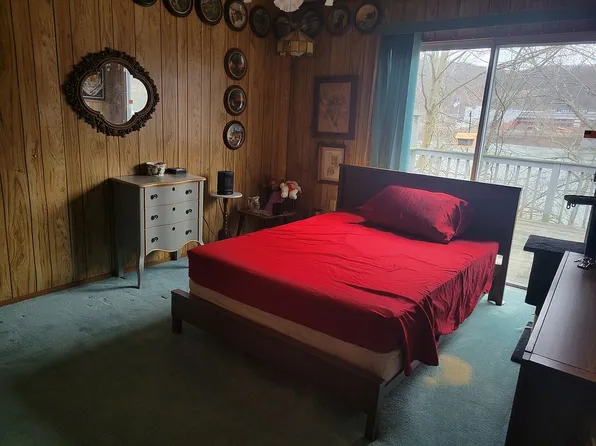 43 Cherry Aly, New Kensington, PA 15068