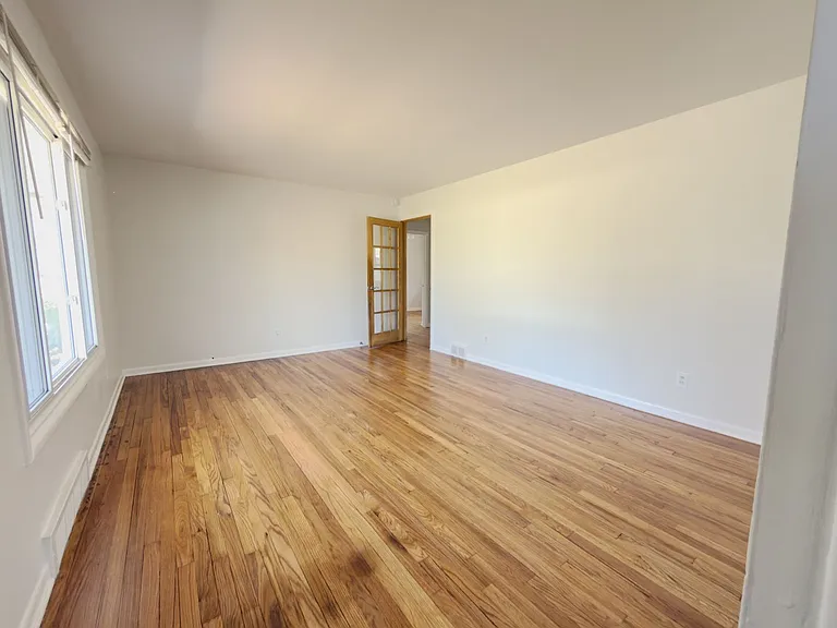 2419 Walter Dr — Photo 2