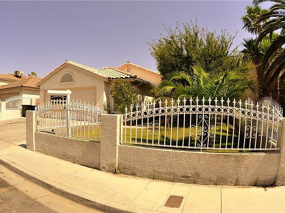 2nd image of 1786 Hollyberry Ct
