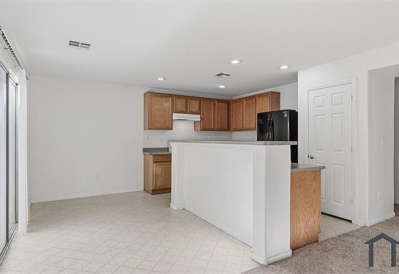 3rd image of 125 Snow Dome Ave
