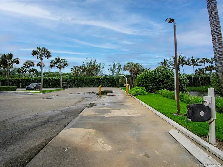 9940 Ocean Dr #309 — Photo 24