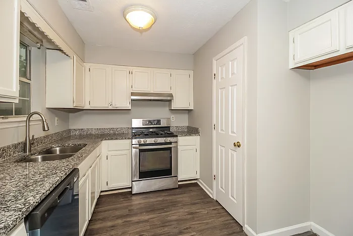 5621 Stonington Trace Pkwy — Photo 8
