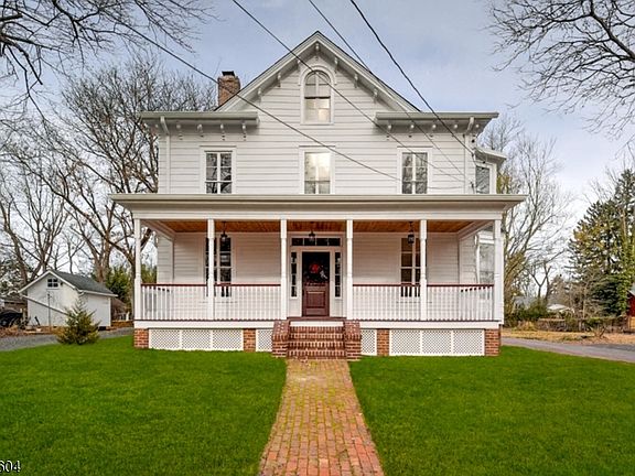 3rd image of 23 Amwell Rd