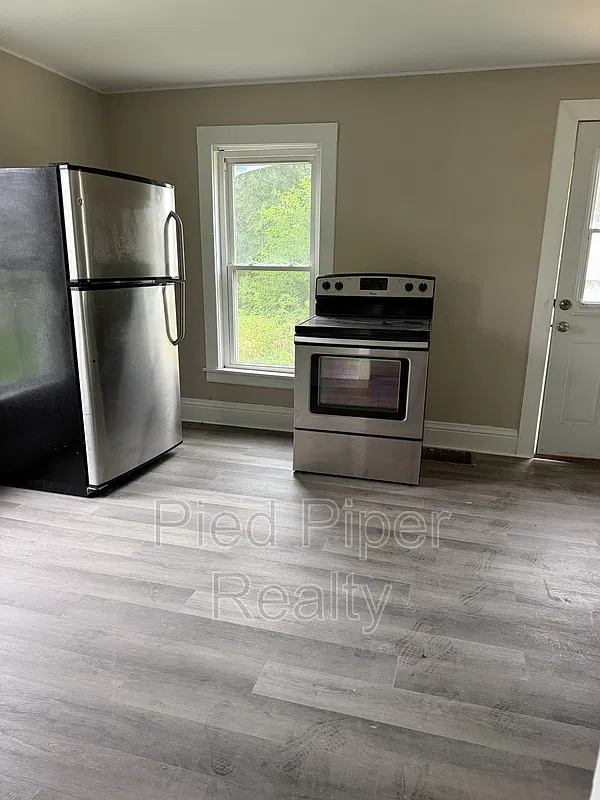 4 bed, 2.0 bath, 1512 sqft, $1,495 — Photo 4