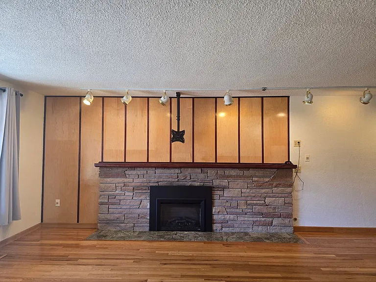 1012 N Villard St — Photo 6