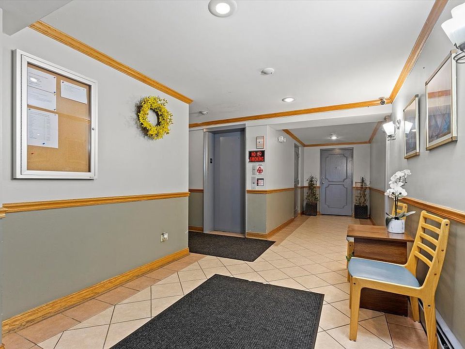 2nd image of 2920 N Harlem Ave APT 5E