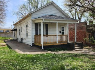 1049 S 22nd St, Omaha, NE 68108