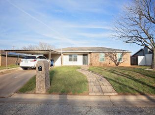 1905 Crawford St, Graham, TX 76450