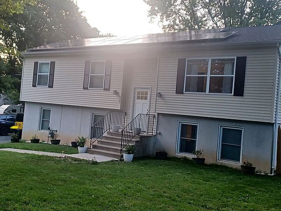 2nd image of 435 Saint James Ave
