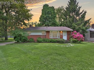 17153 Ryland, Redford, MI 48240