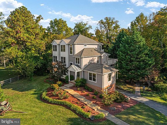 3rd image of 5108 Mountain Rd