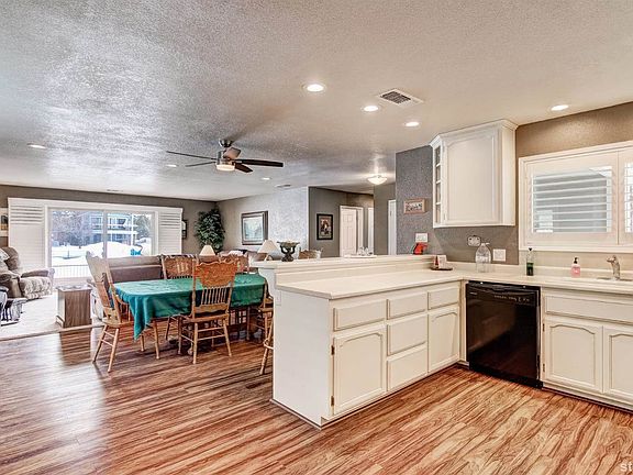 4th image of 2196 Morro Dr