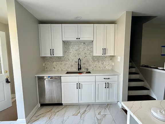 4th image of 2958 191st St