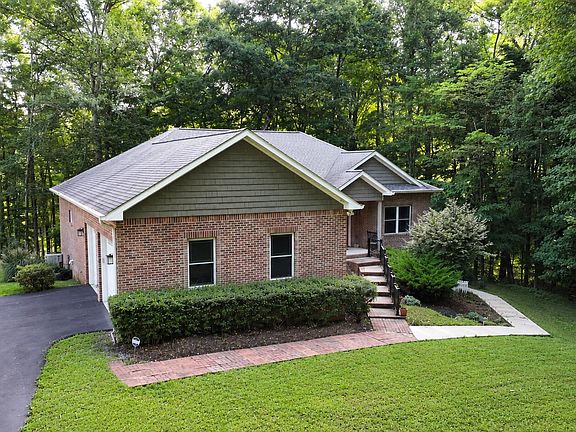 2nd image of 172 Periwinkle Hill Rd