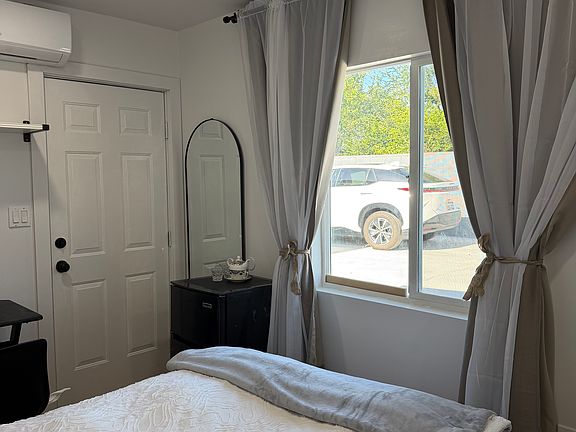 3rd image of 587 Abery Ave #1