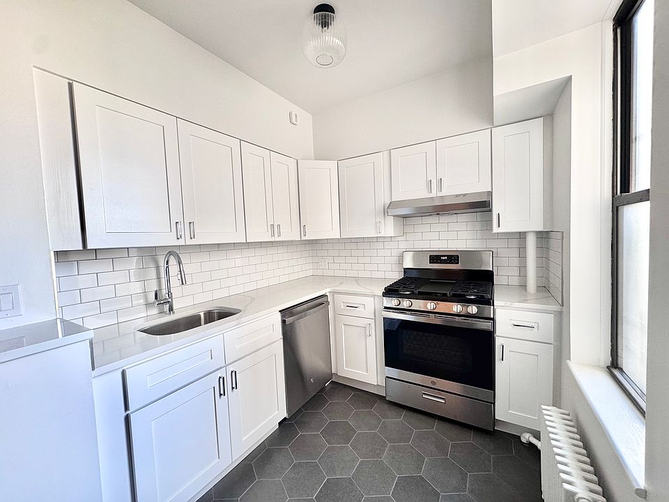 1st image of 333 4th St APT 4B
