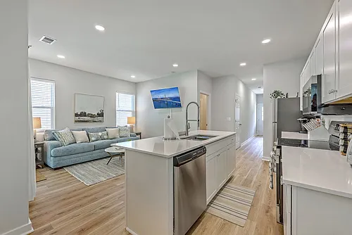 5754 Pilgrim Ave #ID1604338P Photo 1