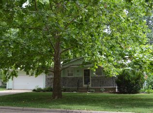 2921 James Ave, Manhattan, KS 66502