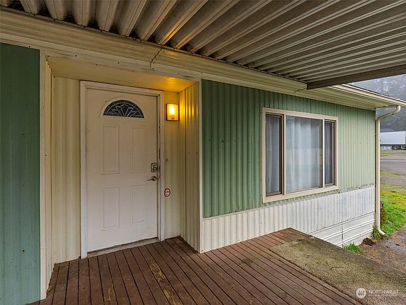 3rd image of 3633 7th Avenue SW #1