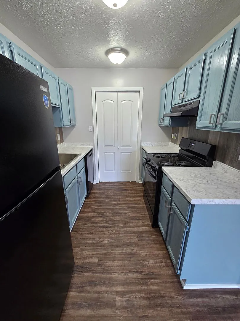 Castle Terrace Apartments — Photo 4