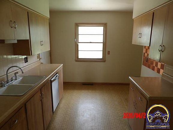 5th image of 733 E 9th Ave