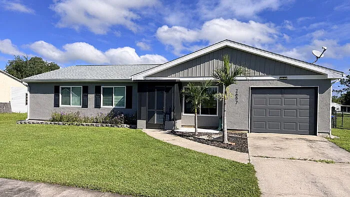 2657 Roxbury Cir