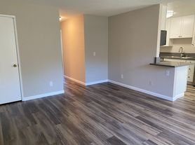 Los Olivos Apartments
