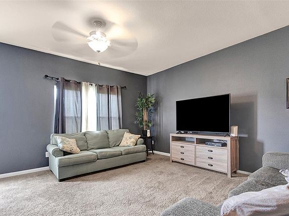4th image of 10602 Hillside Creek Drive