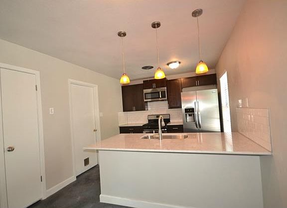 4th image of 1800 Belford Dr
