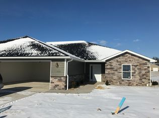 1409 Stone Creek Dr, Quincy, IL 62305