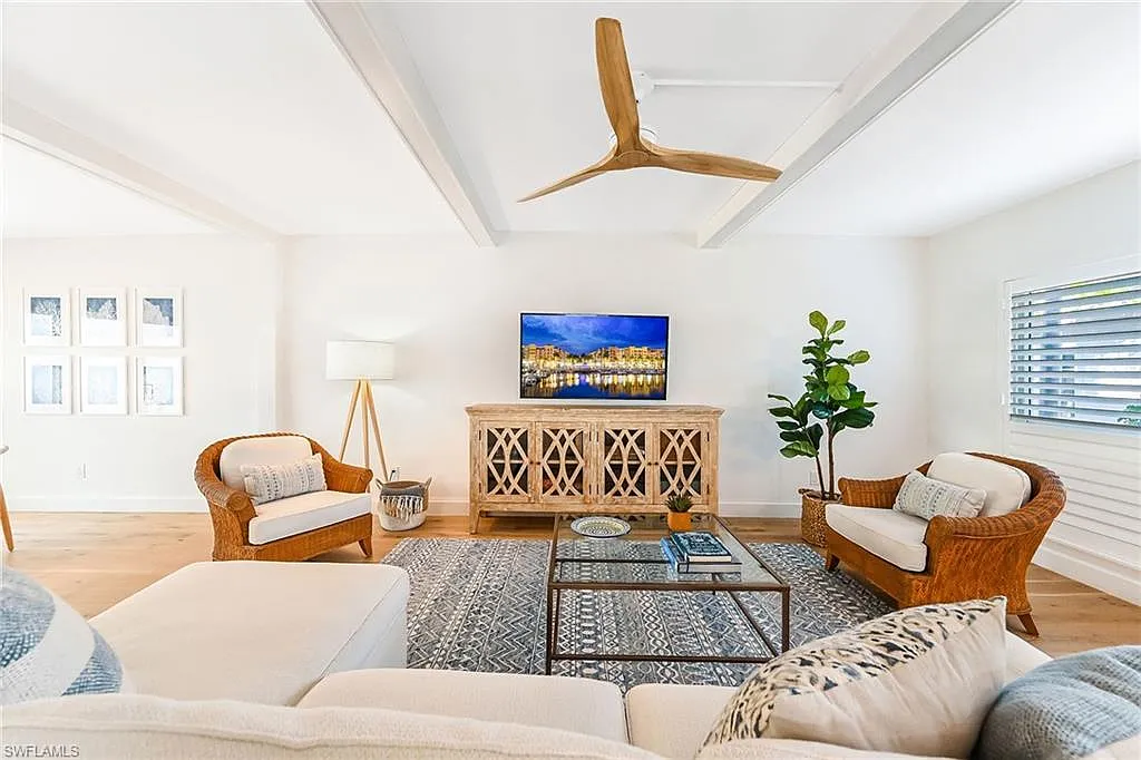 2 bed, 2.0 bath, 1100 sqft, $6,800 — Photo 4