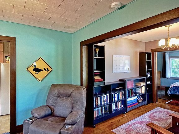 5th image of 709 Sanford St