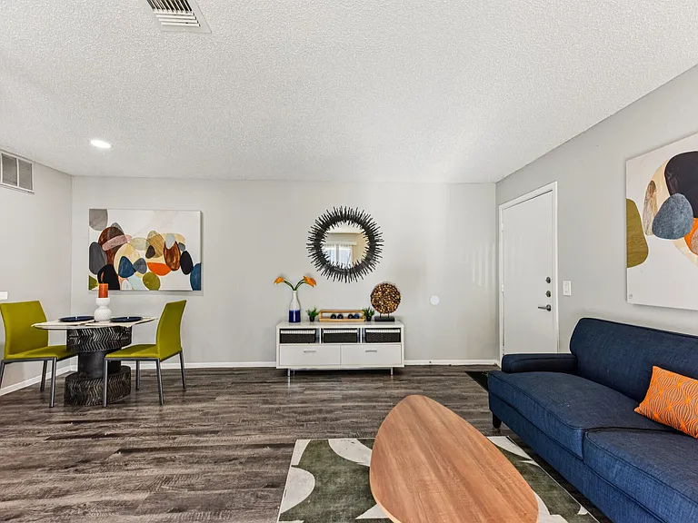 Treehouse Apartments — Photo 10
