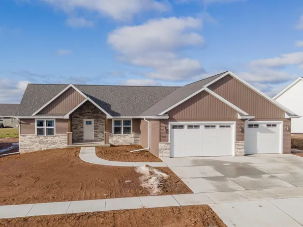 5735 N Acadia Dr, Appleton, WI 54913