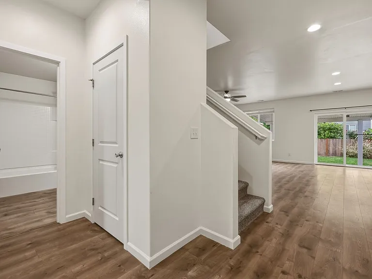 7003 Alta Vista Dr SE — Photo 3