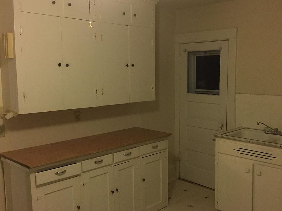 1st image of 706 1/2 Bridge Ave #2
