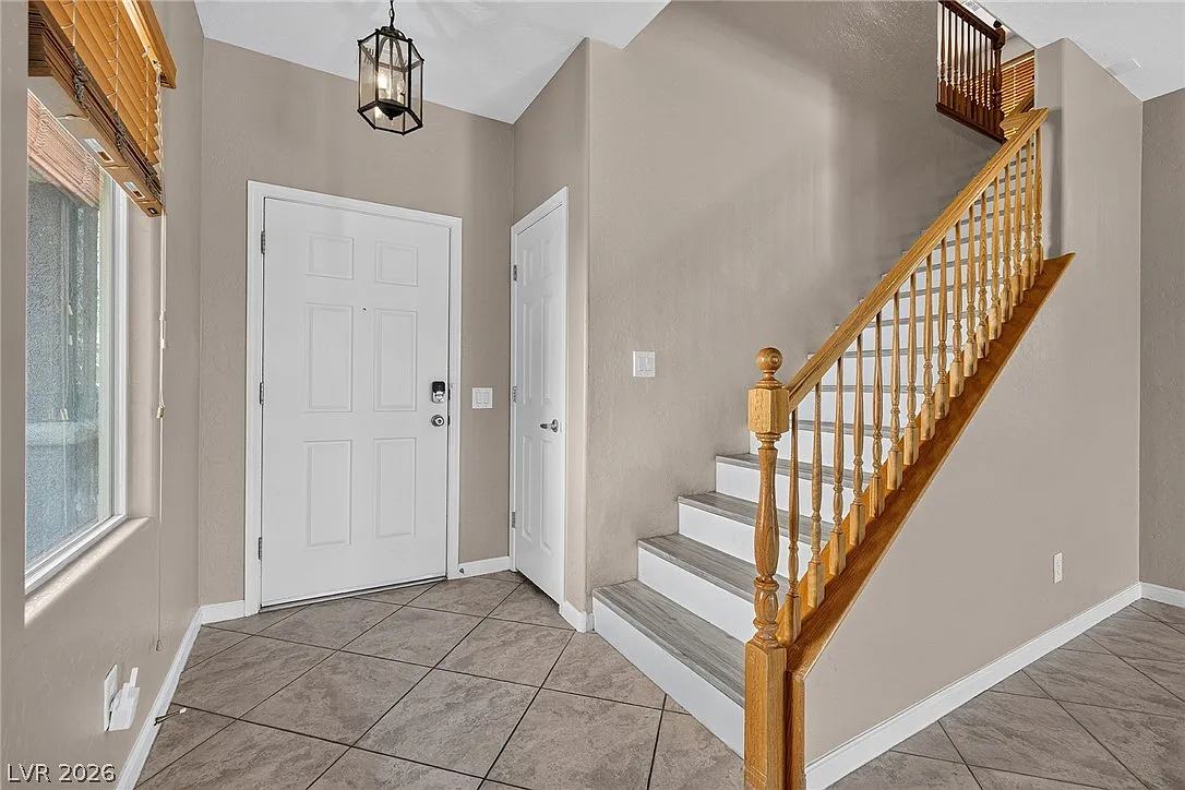 3 bed, 2.5 bath, 1669 sqft, $2,200 — Photo 4