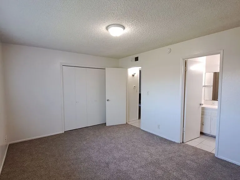 132 W Dayton Ave — Photo 14