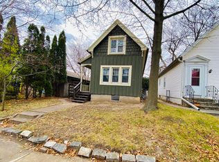 3217 N Oakland Ave, Milwaukee, WI 53211