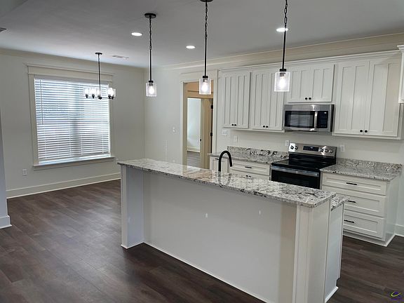 5th image of 118 Pecan St