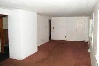 5th image of 4865 Redwood Dr