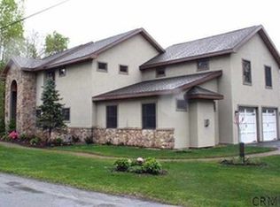 15 Cherry Choke Rd, Malta, NY 12020