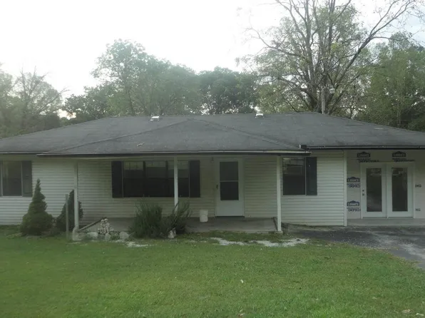 214 Clear Lake Dr, Jacksboro, TN 37757